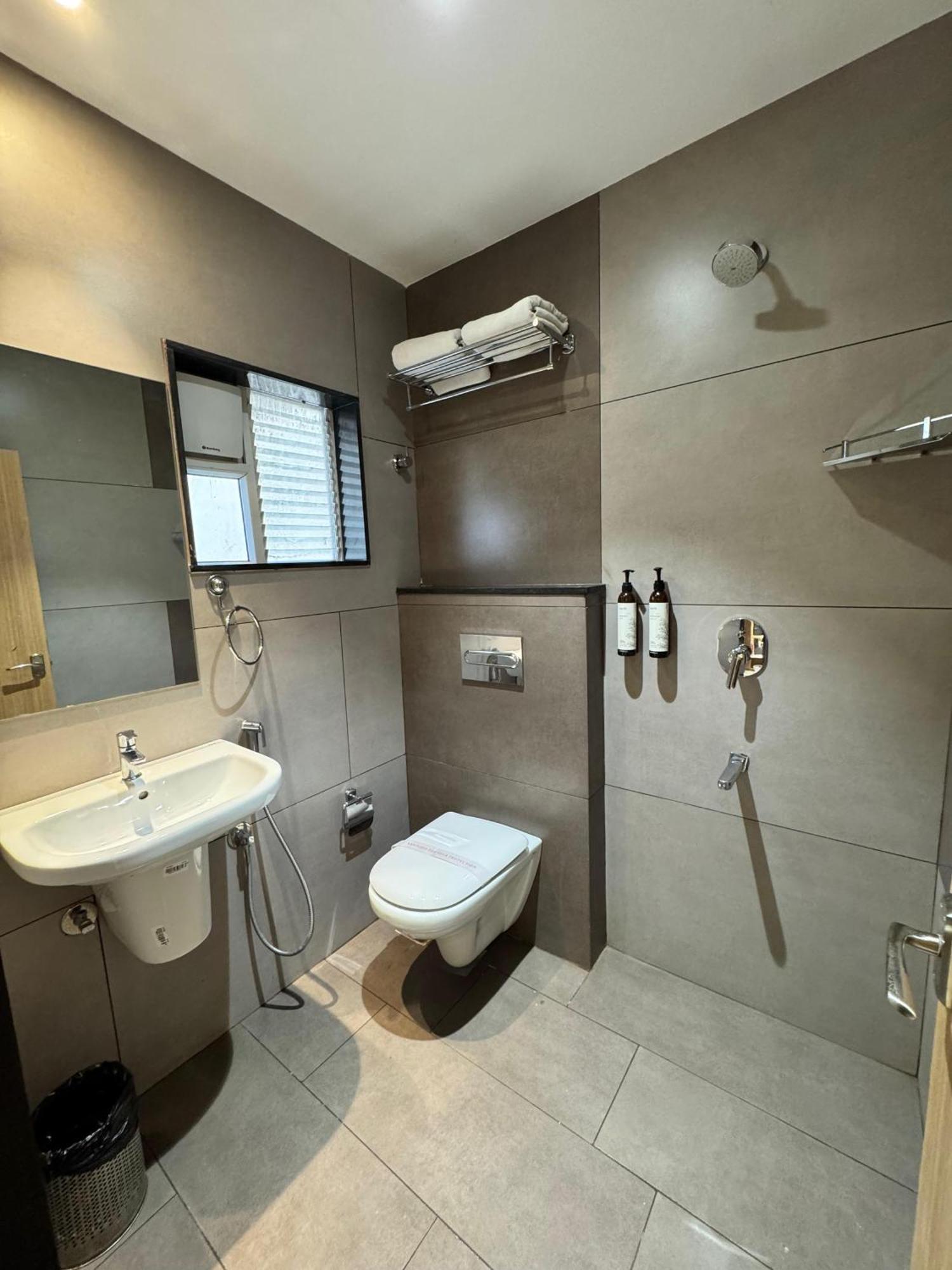 Hotel Touchwood Visakhapatnam Esterno foto