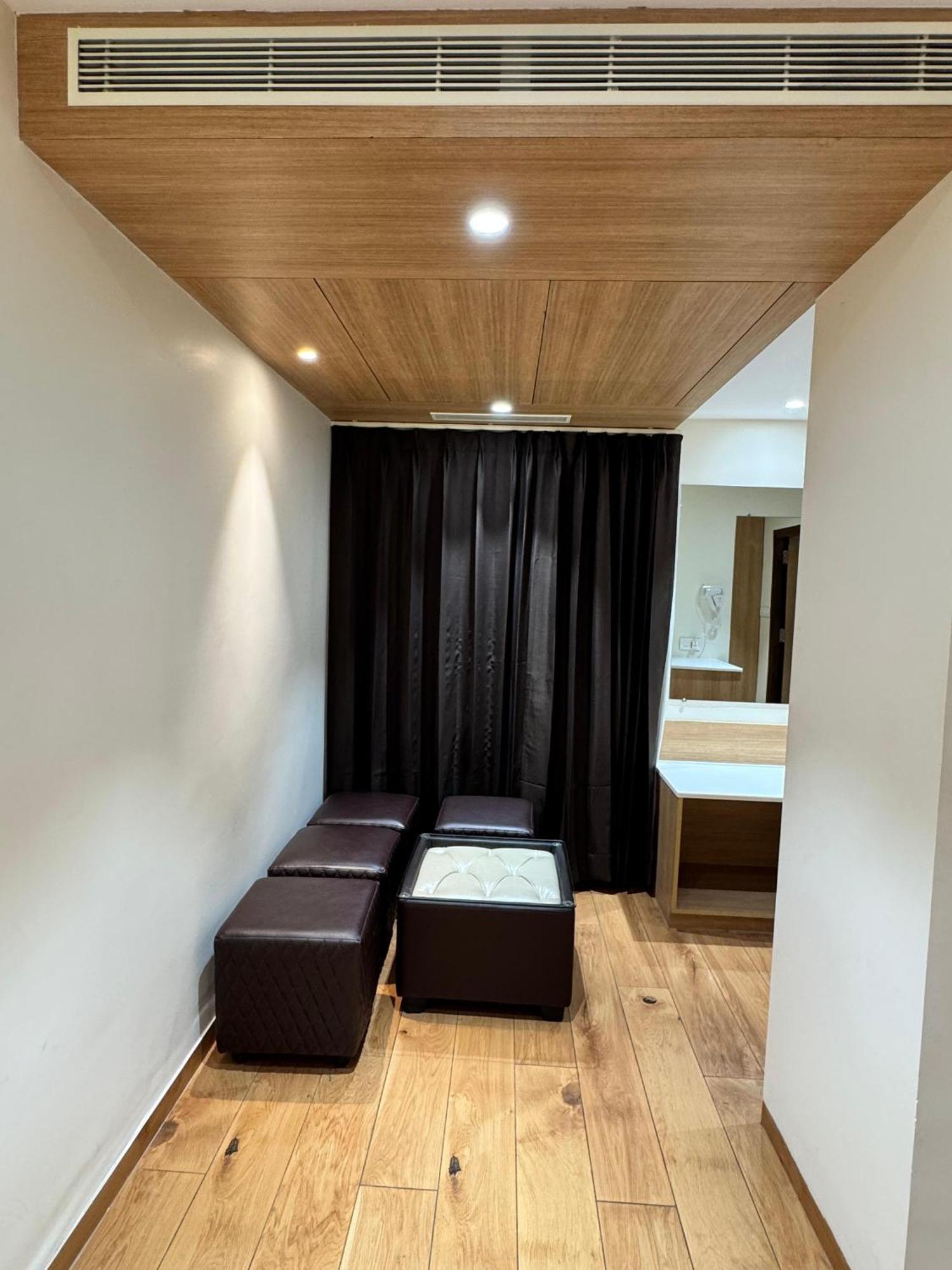 Hotel Touchwood Visakhapatnam Esterno foto